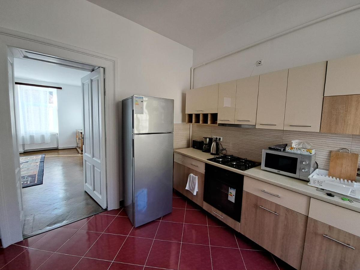 Cozy Apartment In The Heart Of Sibiu Bagian luar foto